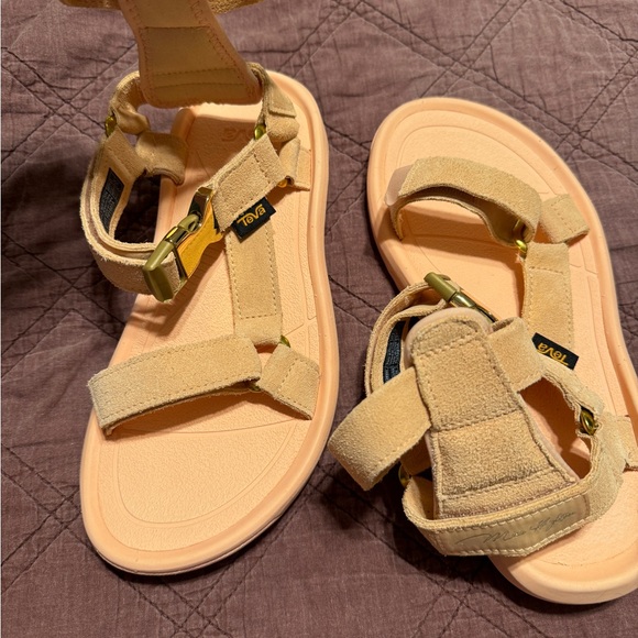 Teva Women’s Hurricane Gladiator Sandal NWOT - Picture 2 of 5